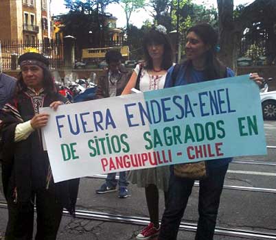 Protesta-Mapuche-contra-ENEL-Roma-(foto-Yaku-Trento)