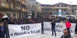 Manifestazione contro la diga di Nenskra