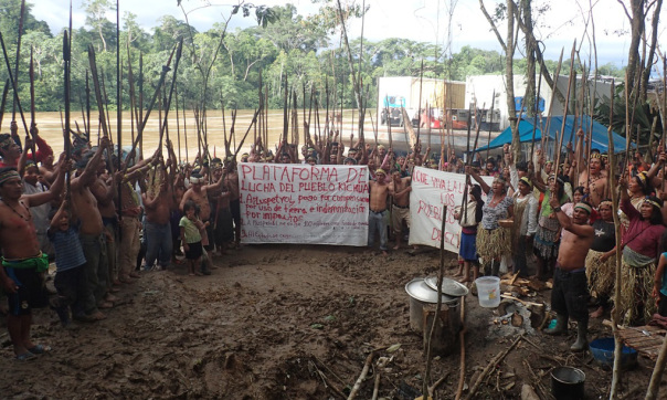 peru-kichwa-river-blockade-1