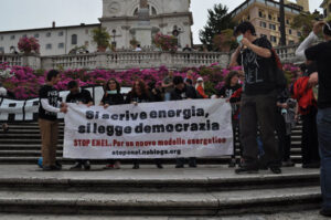 Azione stop enel a Trinità dei Monti, Roma, 30 aprile 2013