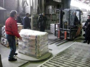 la fabbrica in funzione (dal sito www.viome.org)